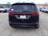 New 2025 Chrysler Pacifica Limited w/ Uconnect Theater Family Group image 4