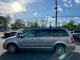 Used 2014 Chrysler Town & Country Touring-L w/ Driver Convenience Group image 4