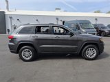 Used 2019 Jeep Grand Cherokee Laredo image 3