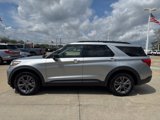 Used 2022 Ford Explorer XLT w/ Equipment Group 202A image 4