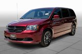 Used 2017 Dodge Grand Caravan SE image 2