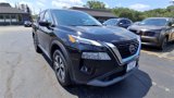 Used 2022 Nissan Rogue SV image 2