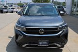 Certified 2022 Volkswagen Taos SE w/ Panoramic Sunroof Package image 2
