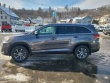Used 2017 Toyota Highlander XLE image 2