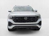 Used 2024 Volkswagen Atlas SEL Premium R-Line image 2