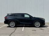 Used 2022 Toyota Highlander Limited image 6