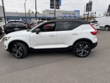 Used 2020 Volvo XC40 T5 R-Design image 2