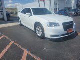 Used 2018 Chrysler 300 Touring image 3