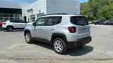 Used 2016 Jeep Renegade Latitude w/ Popular Equipment Group image 6