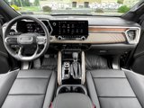 Used 2024 GMC Canyon Denali image 4