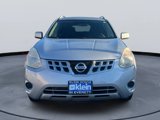 Used 2013 Nissan Rogue SV image 2