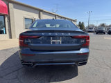 Used 2022 Volvo S60 B5 Momentum w/ Climate Package image 5