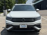 Used 2022 Volkswagen Tiguan SE w/ Panoramic Sunroof Package image 2