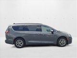 Used 2023 Chrysler Pacifica Limited image 4