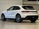 Certified 2022 Porsche Macan image 3