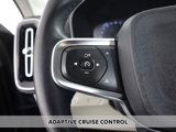 Used 2022 Volvo XC40 T4 Momentum image 3