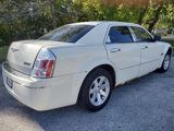 Used 2005 Chrysler 300 Touring w/ Comfort/Convenience Group image 4