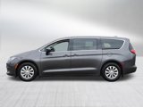 Used 2017 Chrysler Pacifica Touring w/ Tire & Wheel Group image 4