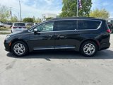 Used 2023 Chrysler Pacifica Limited image 3