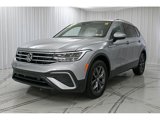 Used 2022 Volkswagen Tiguan SE image 4