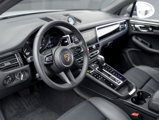 Certified 2024 Porsche Macan image 4