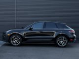 Certified 2025 Porsche Macan image 2