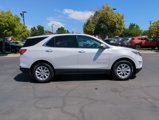 Used 2018 Chevrolet Equinox LT image 2