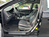 Used 2017 Toyota Camry SE image 4