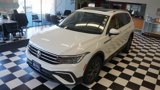 Certified 2022 Volkswagen Tiguan SE w/ Panoramic Sunroof Package image 3