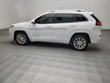 Used 2017 Jeep Cherokee Overland image 3