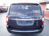 Used 2014 Chrysler Town & Country Touring image 5