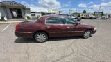 Used 2004 Lincoln Town Car Ultimate image 3