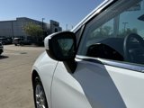 Used 2023 Chrysler Voyager LX image 5