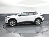 Used 2025 Chevrolet Trax LS image 2