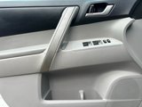 Used 2013 Toyota Highlander SE image 6