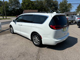 Used 2022 Chrysler Pacifica Touring image 5