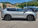 Used 2023 Mitsubishi Outlander SE image 2