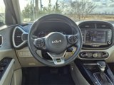Used 2022 Kia Soul LX image 5