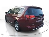 Used 2018 Chrysler Pacifica Touring-L image 2