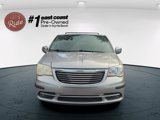 Used 2013 Chrysler Town & Country Touring image 4