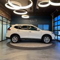 Used 2016 Nissan Rogue SV image 2