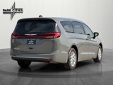 New 2025 Chrysler Pacifica Select image 5
