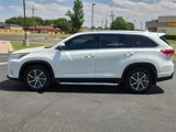 Used 2019 Toyota Highlander XLE image 2