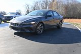 Used 2025 Hyundai Elantra Sport image 2