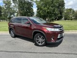 Used 2017 Toyota Highlander XLE image 2