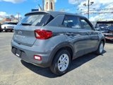 New 2025 Hyundai Venue SE image 4