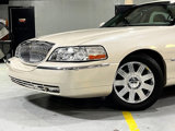 Used 2003 Lincoln Town Car Cartier image 2