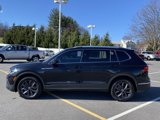 Used 2022 Volkswagen Tiguan SE image 2