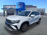 Used 2024 Volkswagen Taos SE image 4