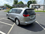 Used 2018 Chrysler Pacifica Touring-L image 6